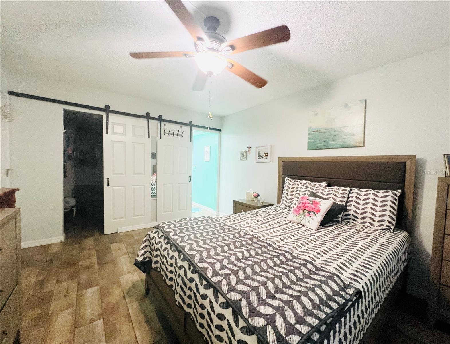 Image 11 of 29 For 515 30th Avenue W H111