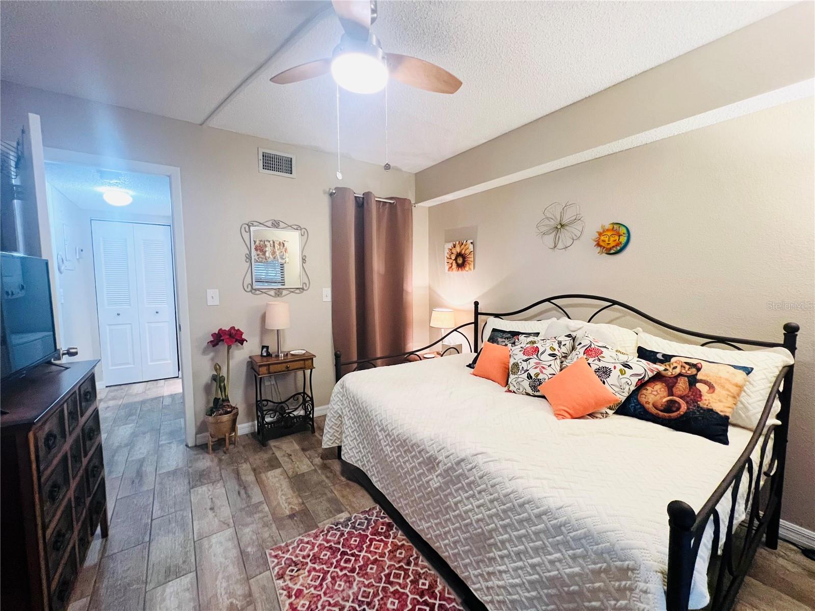 Image 17 of 29 For 515 30th Avenue W H111