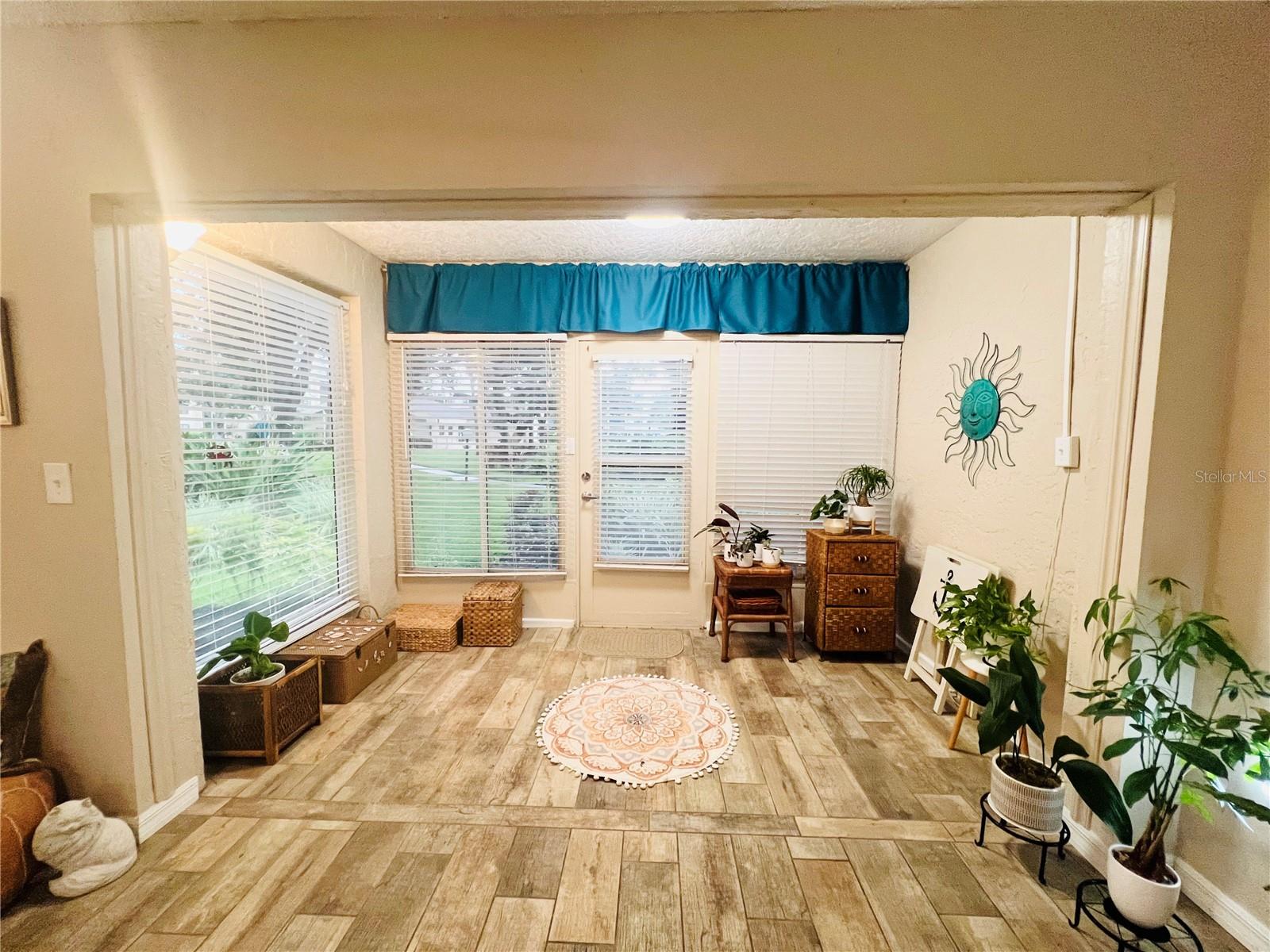 Image 7 of 29 For 515 30th Avenue W H111