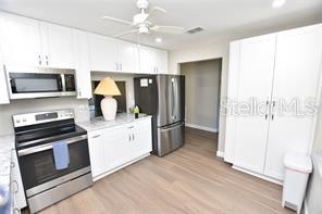 Image 11 of 53 For 376 Oak Hill Drive 36