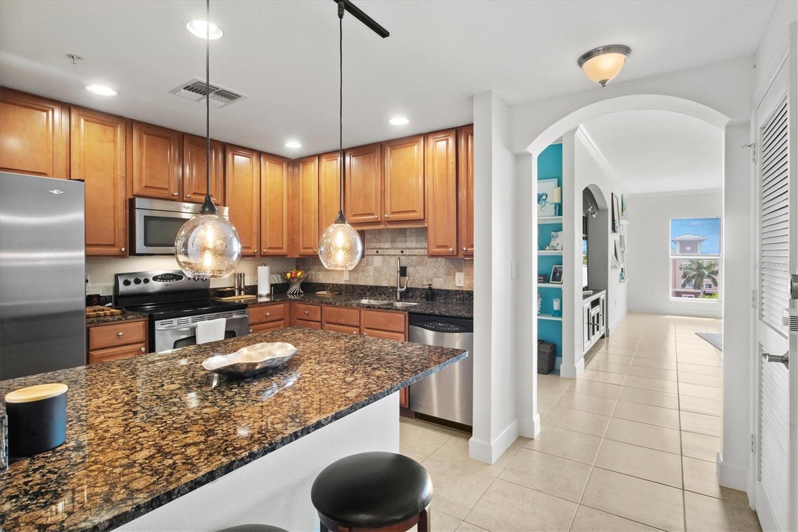 Image 3 of 36 For 808 3rd Avenue W 514