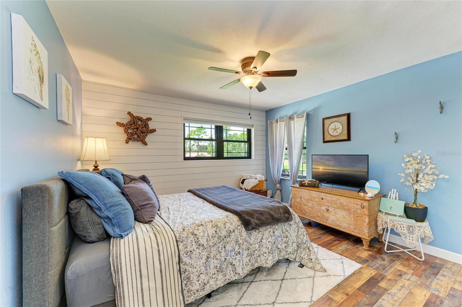 Image 21 of 67 For 6114 95th Street Circle E