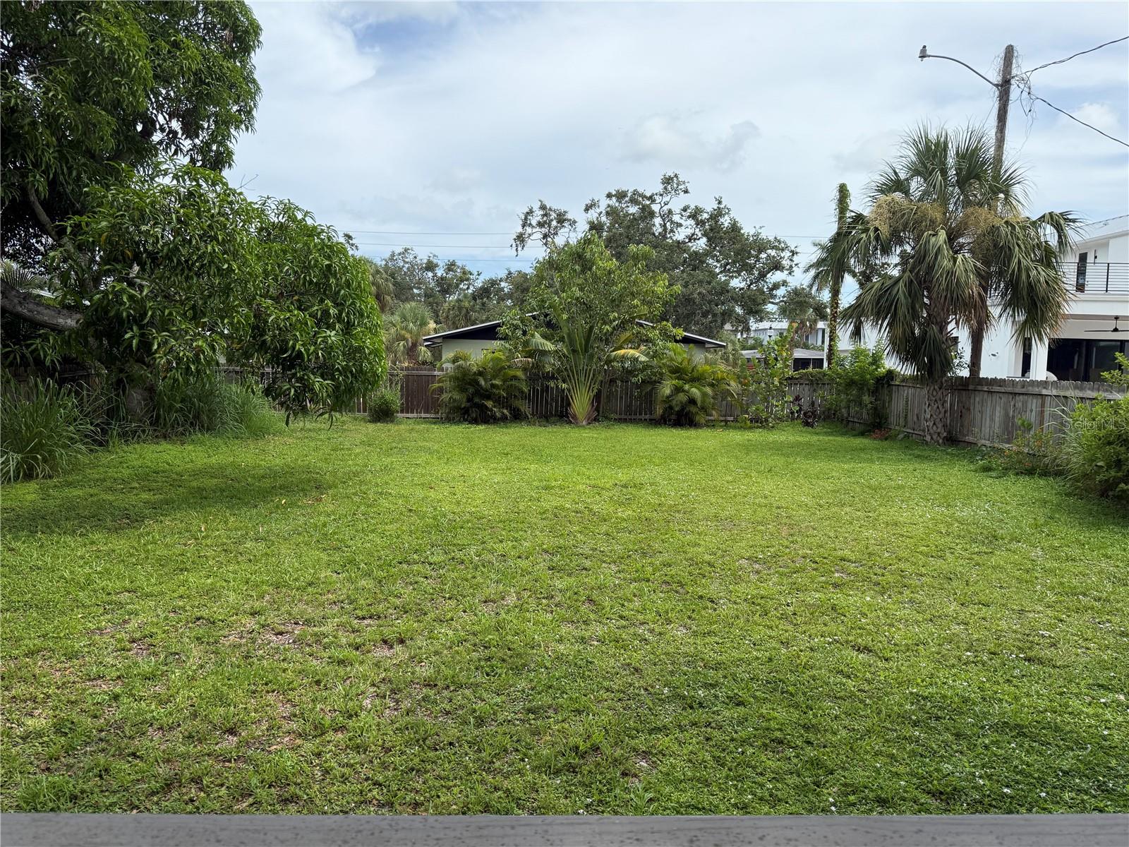 Image 17 of 19 For 1823 5th Street
