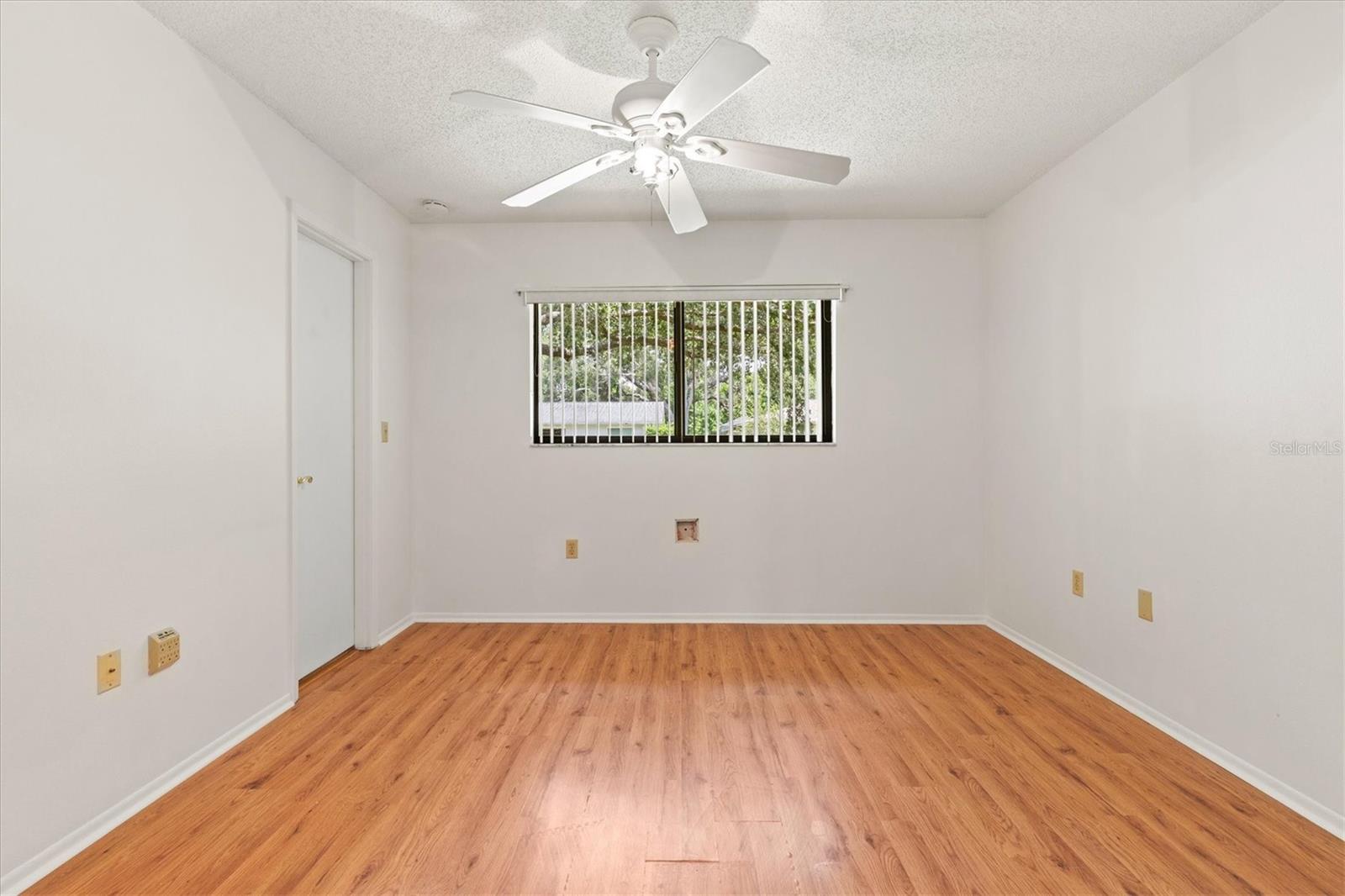 Image 22 of 48 For 3799 Aster Drive