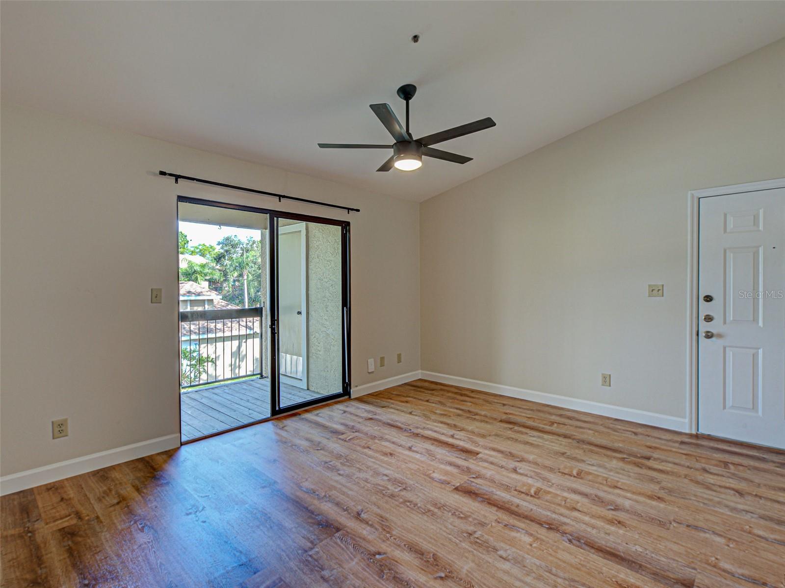 Image 10 of 54 For 4008 Crockers Lake Boulevard 22