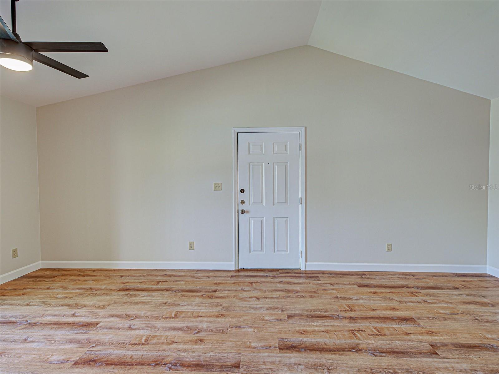 Image 11 of 54 For 4008 Crockers Lake Boulevard 22