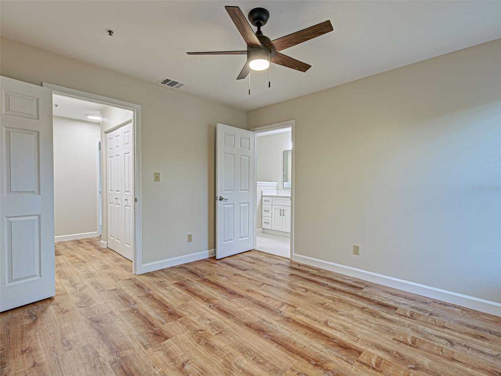 Image 20 of 54 For 4008 Crockers Lake Boulevard 22