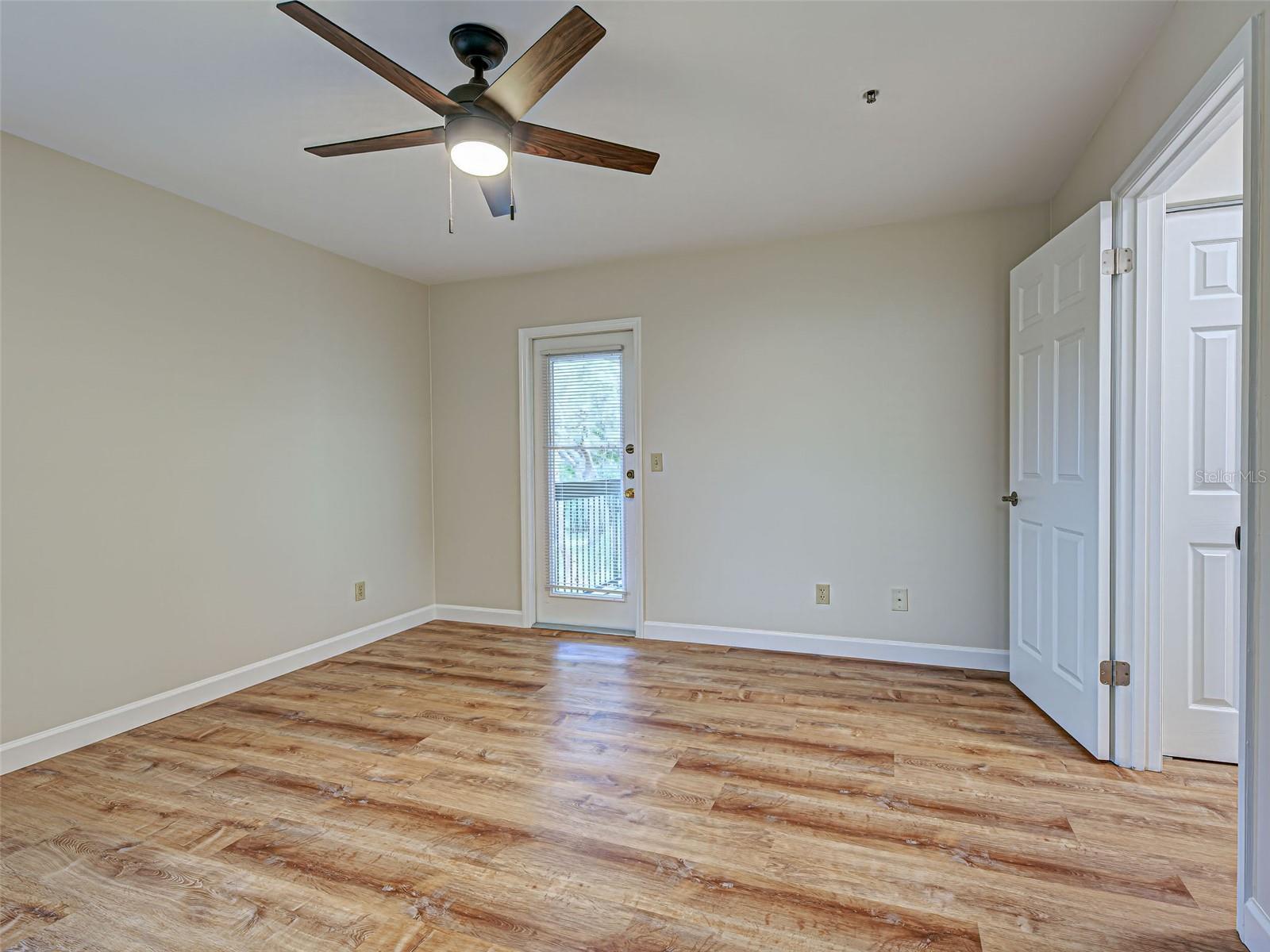 Image 23 of 54 For 4008 Crockers Lake Boulevard 22