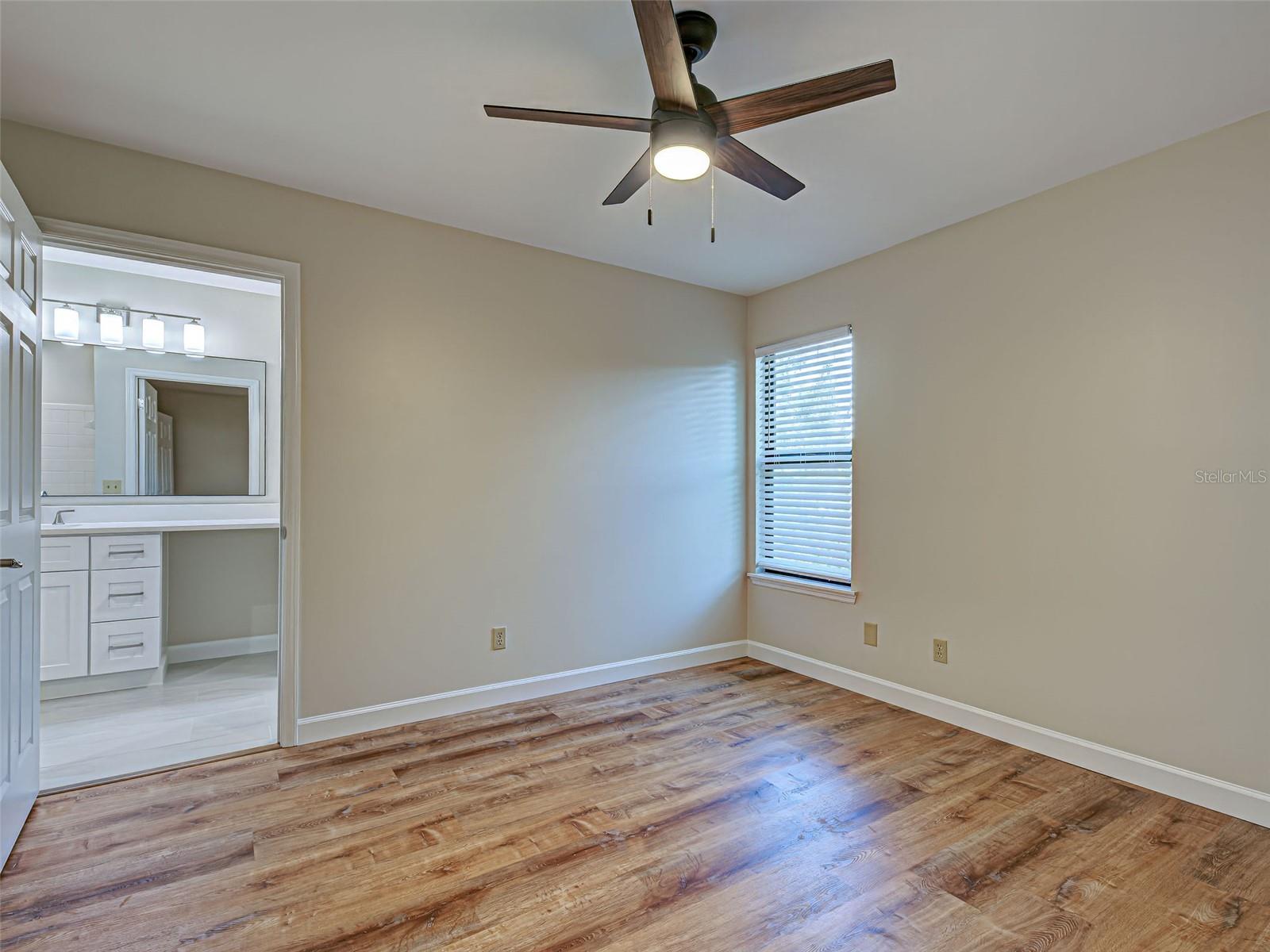Image 26 of 54 For 4008 Crockers Lake Boulevard 22