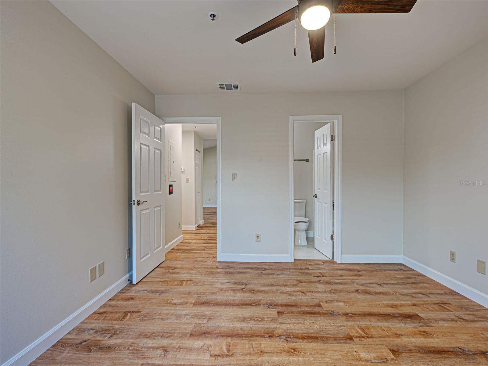 Image 32 of 54 For 4008 Crockers Lake Boulevard 22