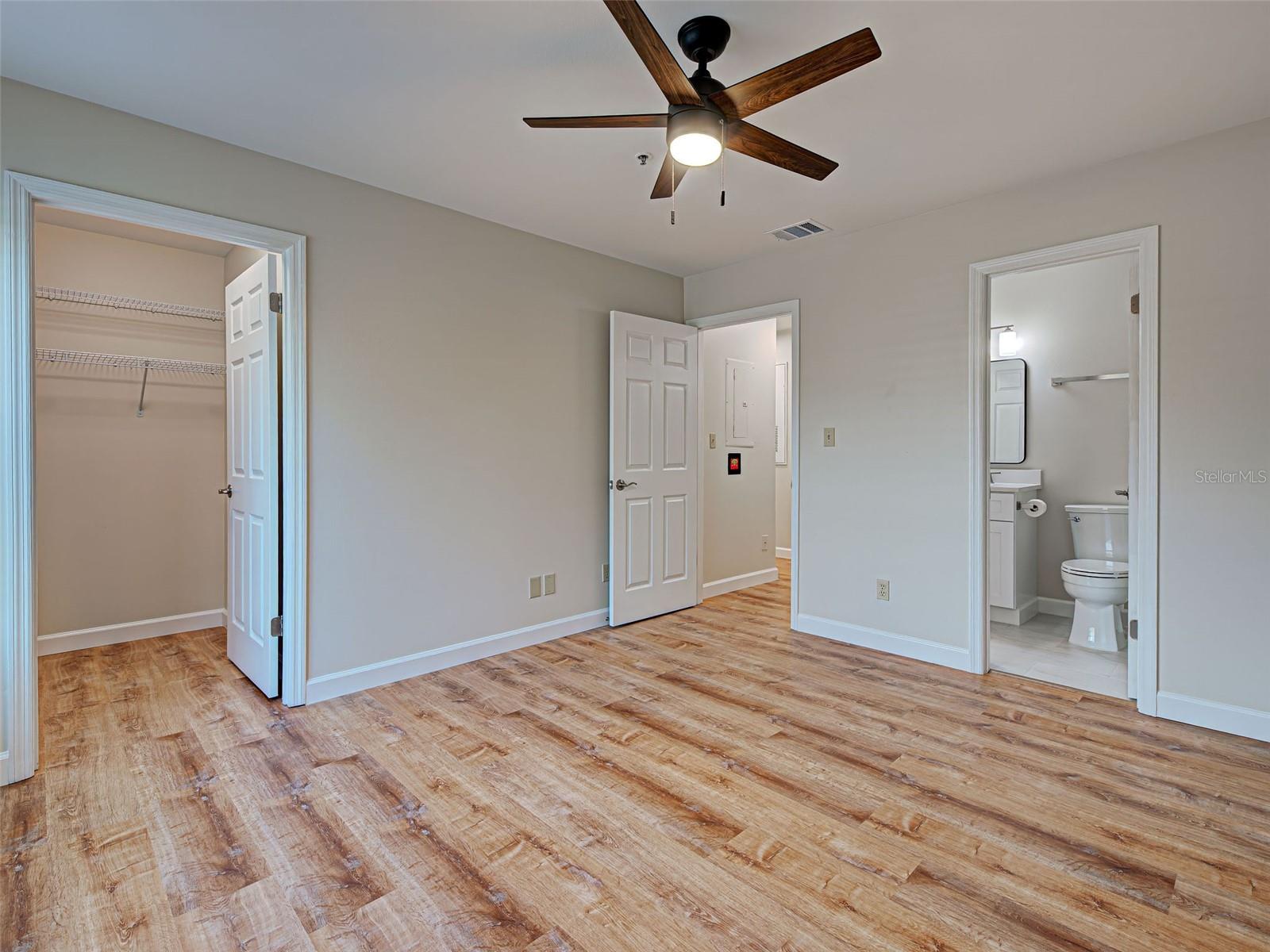 Image 36 of 54 For 4008 Crockers Lake Boulevard 22