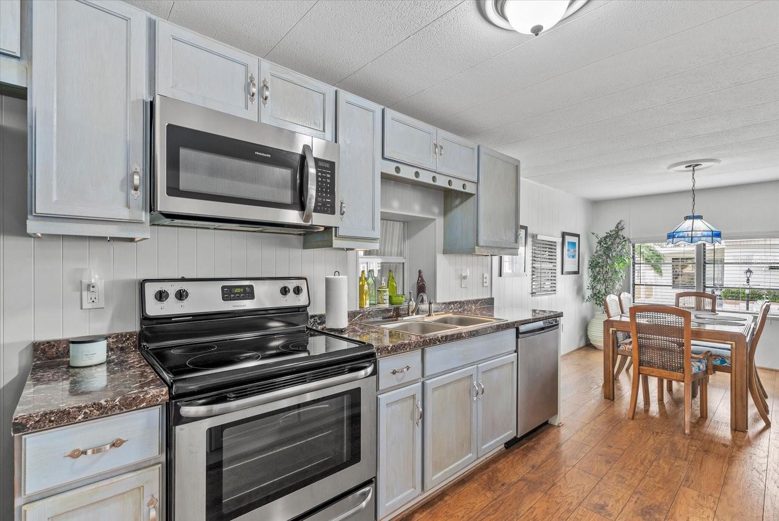 Image 10 of 34 For 5316 53rd Avenue E B2