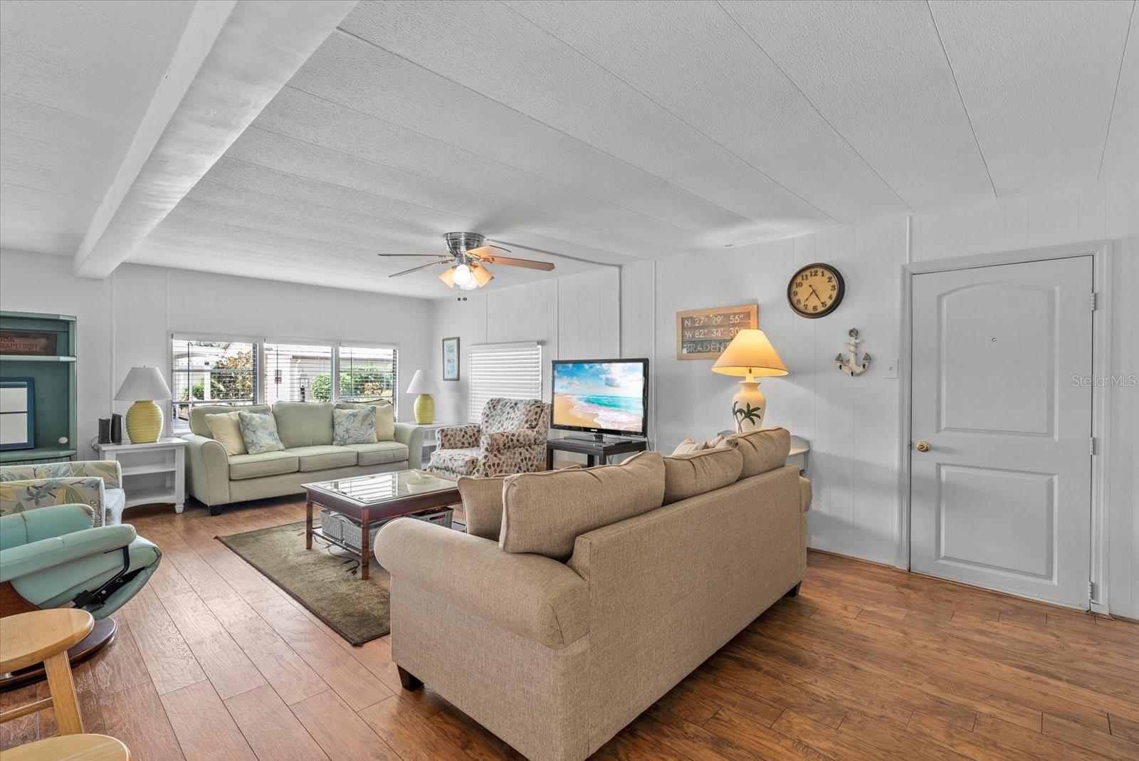 Image 3 of 34 For 5316 53rd Avenue E B2