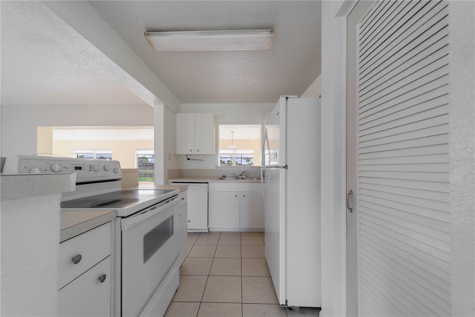 Image 18 of 32 For 4045 Conway Boulevard