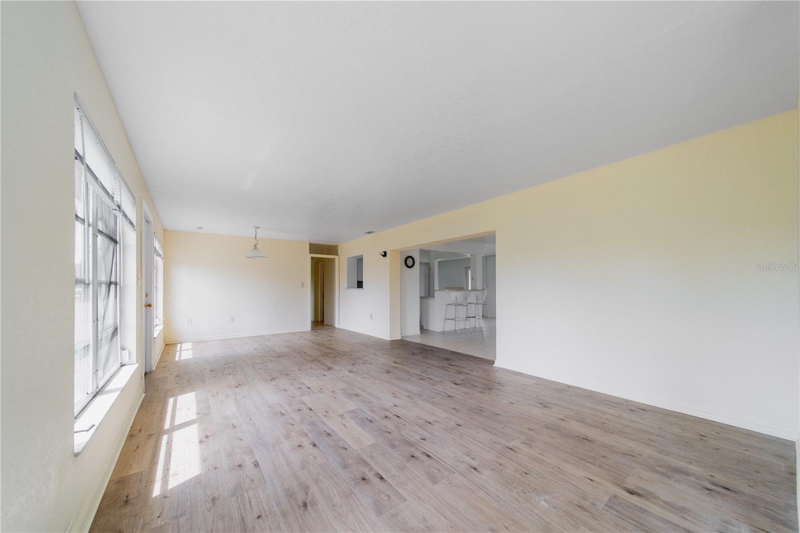 Image 21 of 32 For 4045 Conway Boulevard