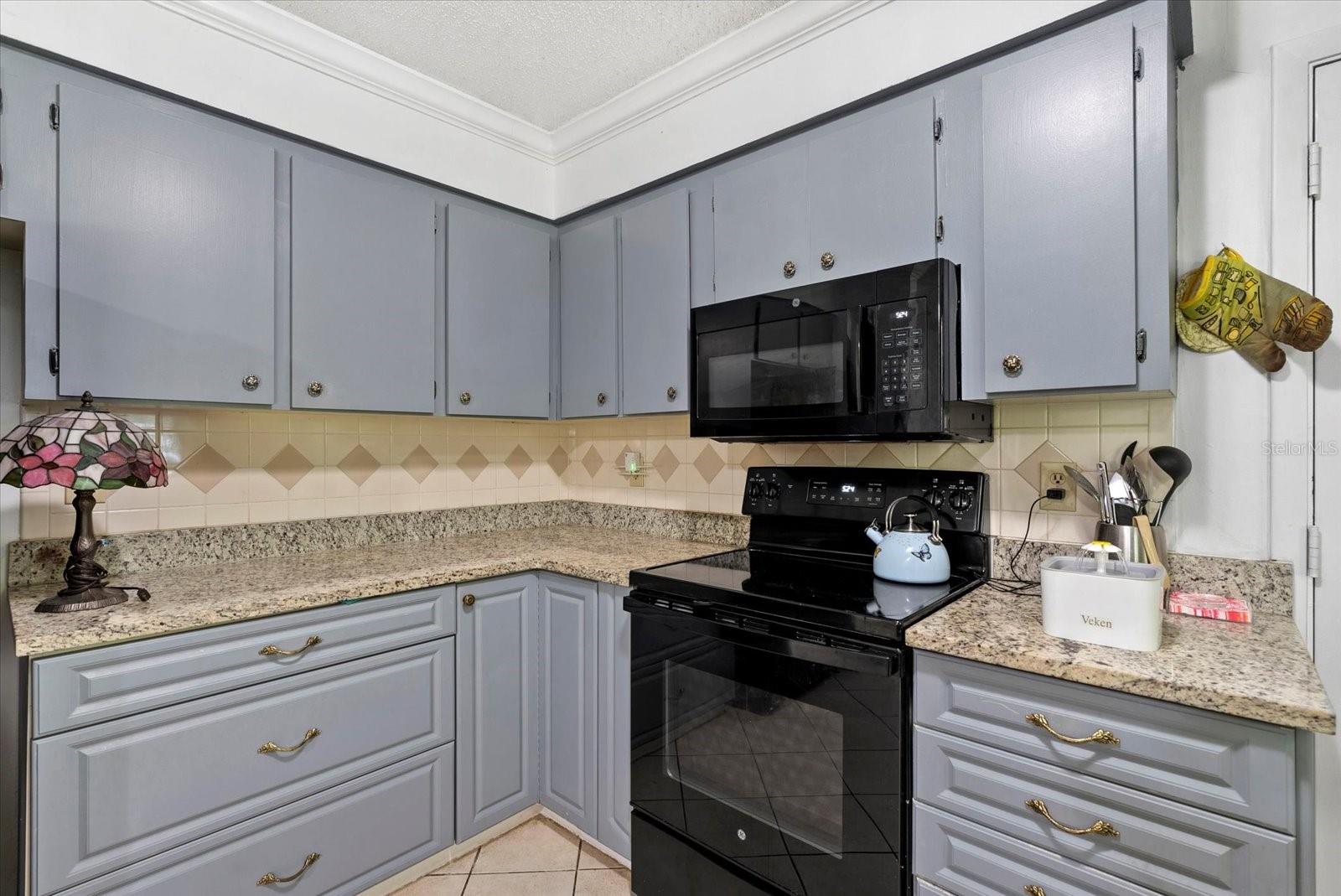 Image 17 of 29 For 4928 Habana Drive
