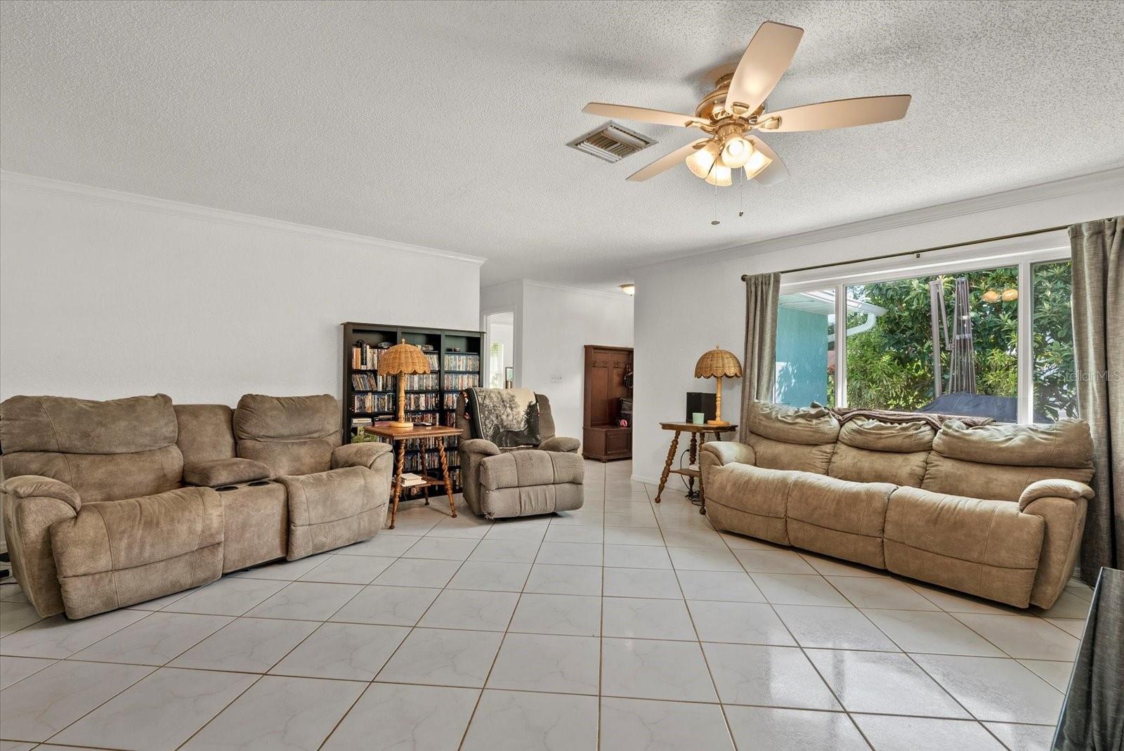 Image 5 of 29 For 4928 Habana Drive