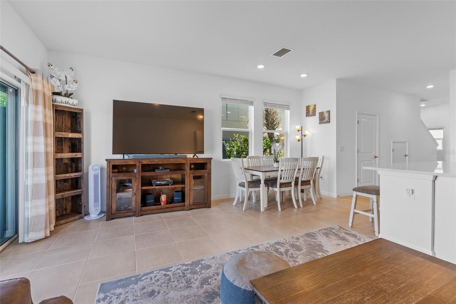 Image 11 of 41 For 5734 Archipelago Street