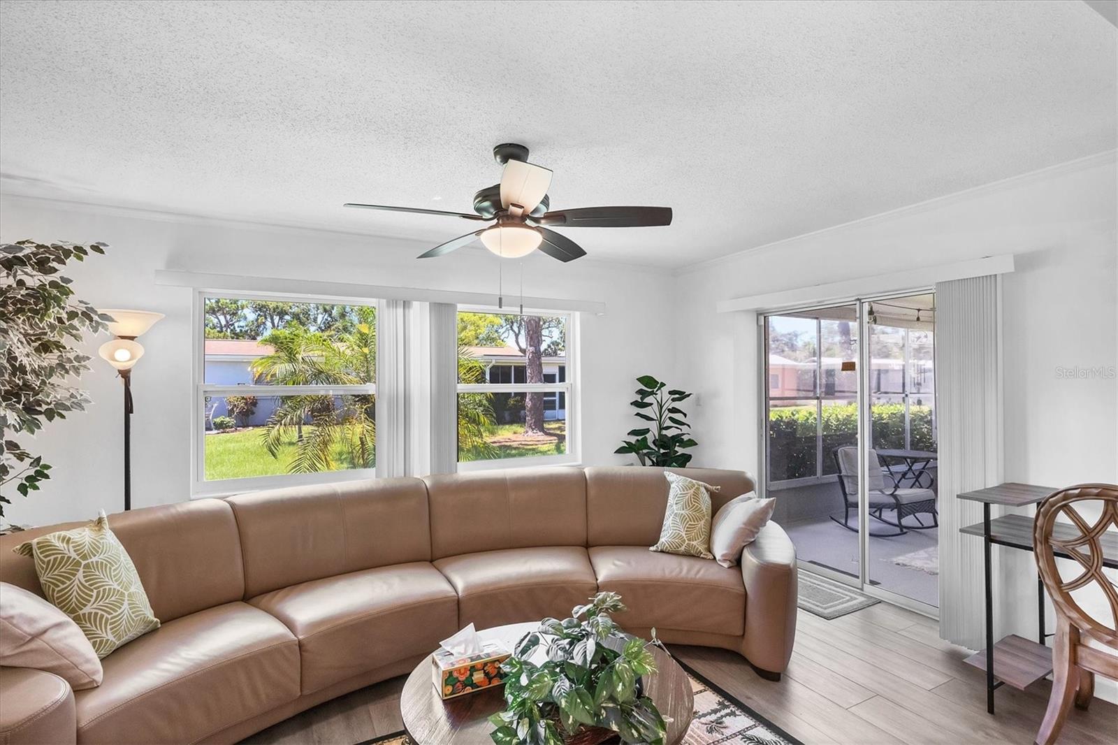 Image 13 of 40 For 3522 Silver Pine Court 90
