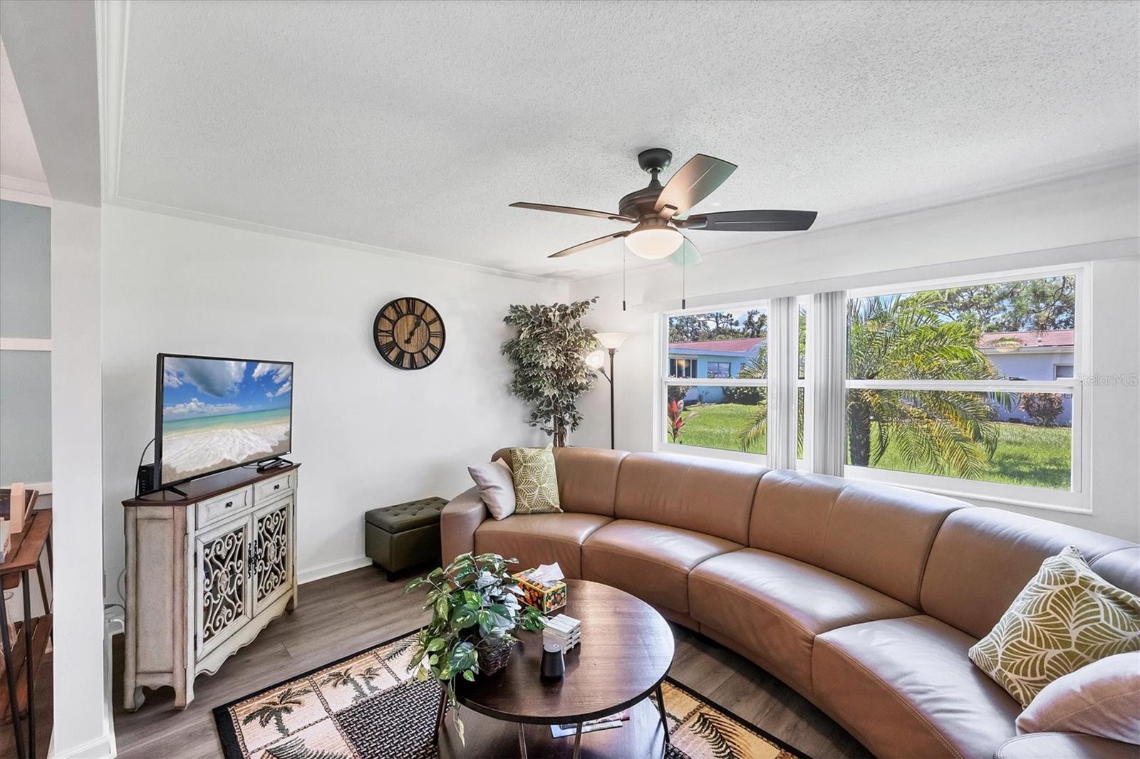 Image 14 of 40 For 3522 Silver Pine Court 90