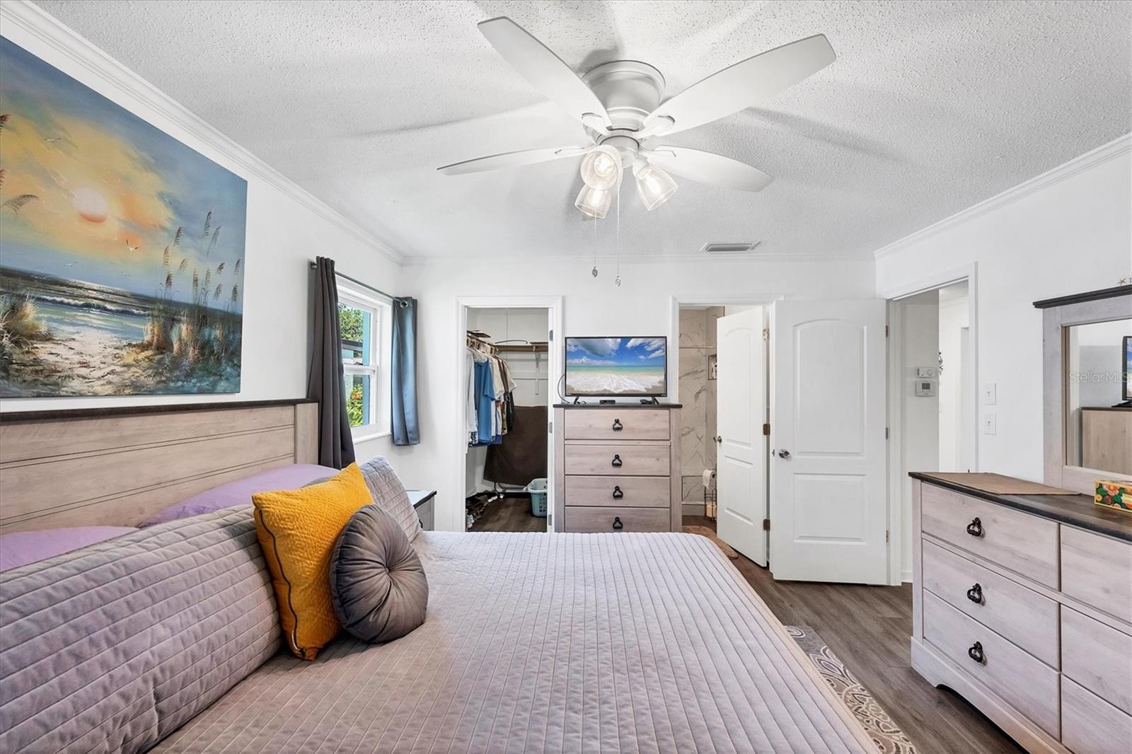 Image 18 of 40 For 3522 Silver Pine Court 90