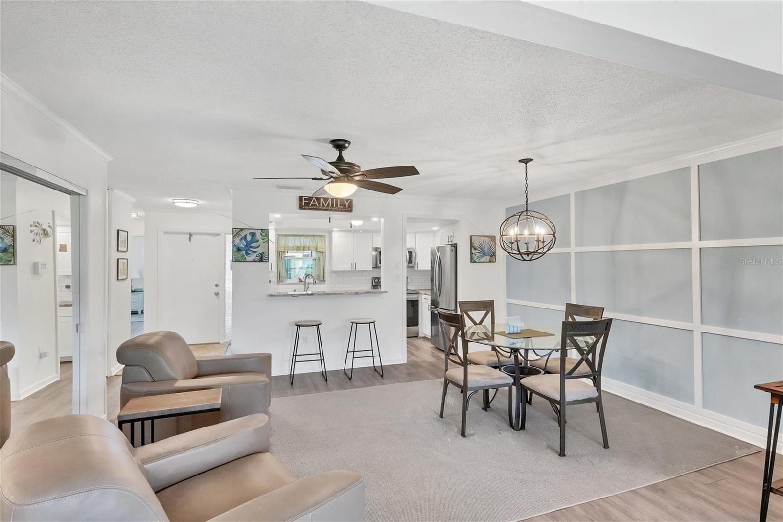 Image 5 of 40 For 3522 Silver Pine Court 90