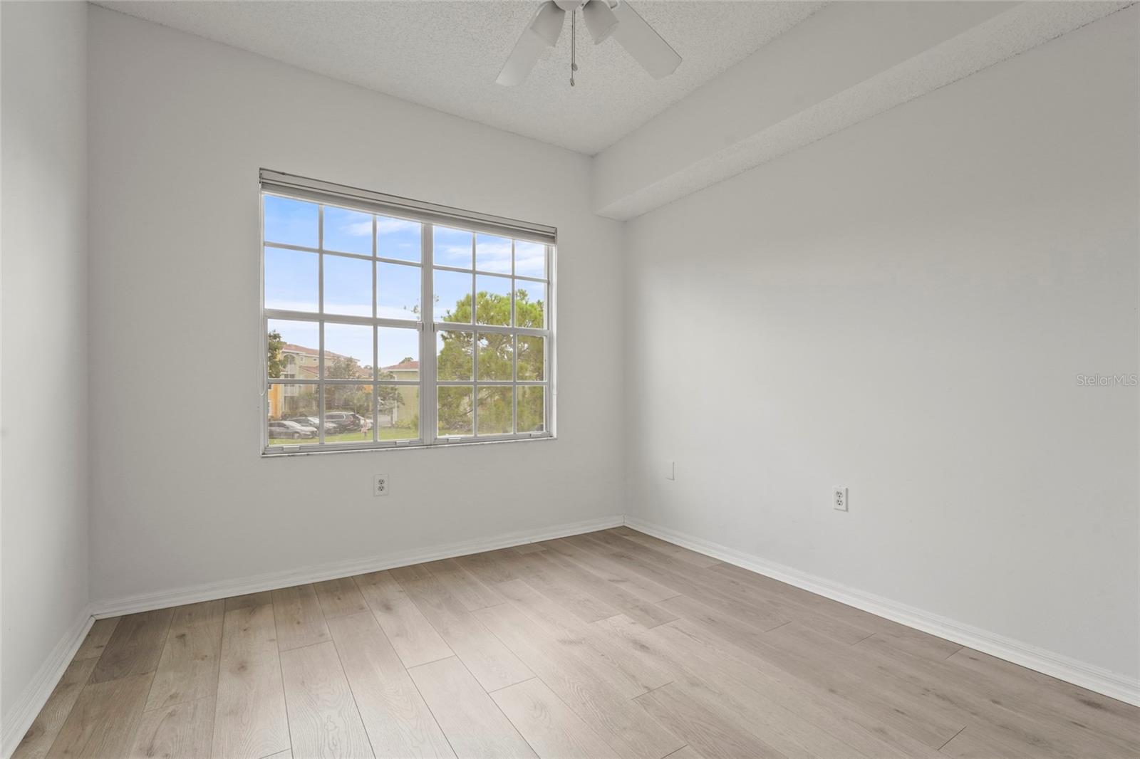 Image 33 of 75 For 5551 Bentgrass Drive 11-117