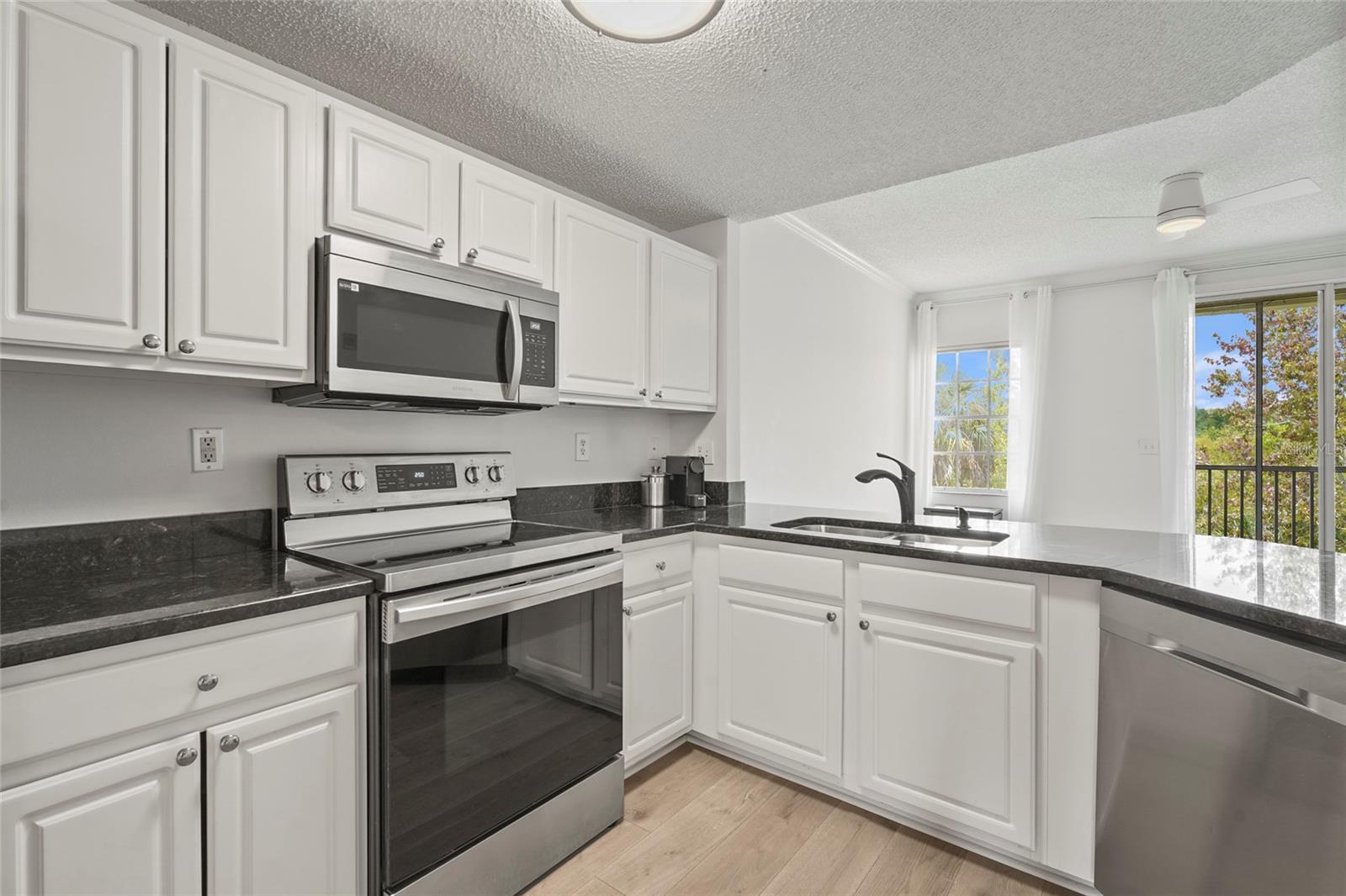 Image 4 of 75 For 5551 Bentgrass Drive 11-117