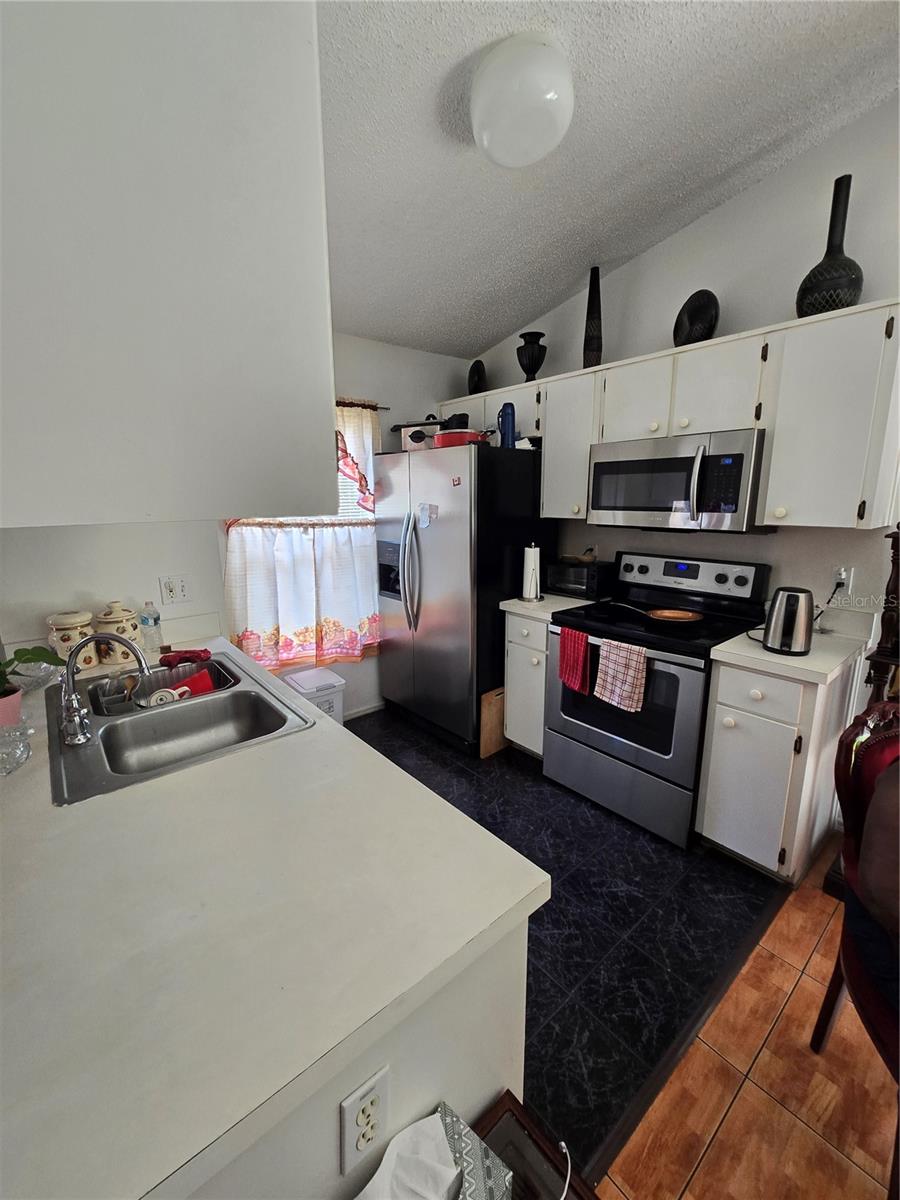 Image 10 of 21 For 5972 Kenlyn Court