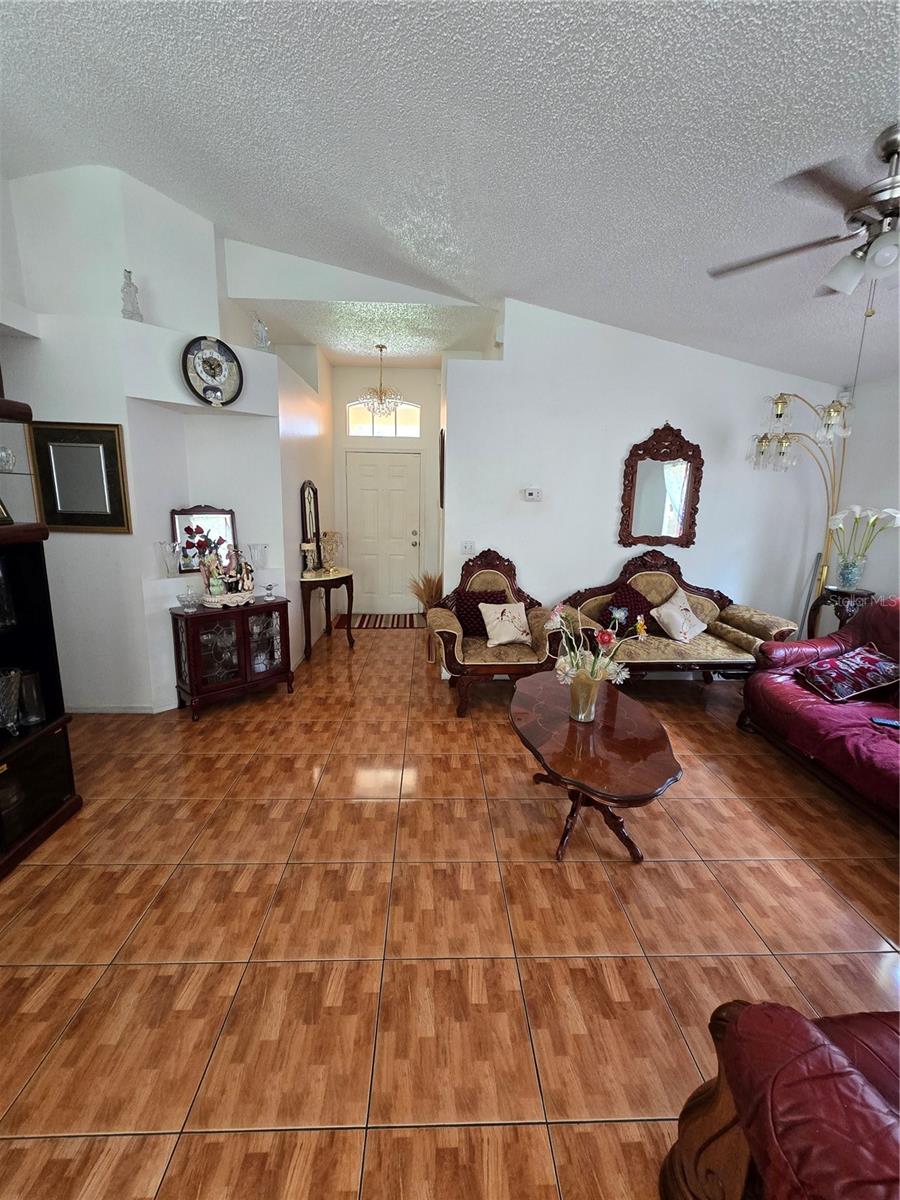 Image 4 of 21 For 5972 Kenlyn Court