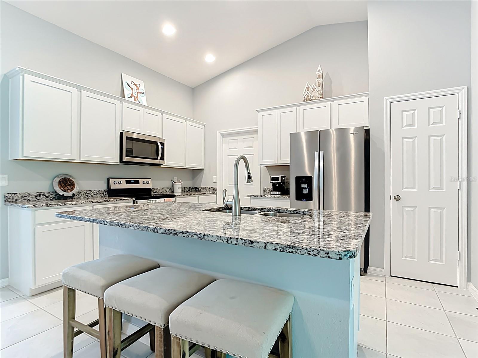 Image 10 of 30 For 2713 Embassy Road