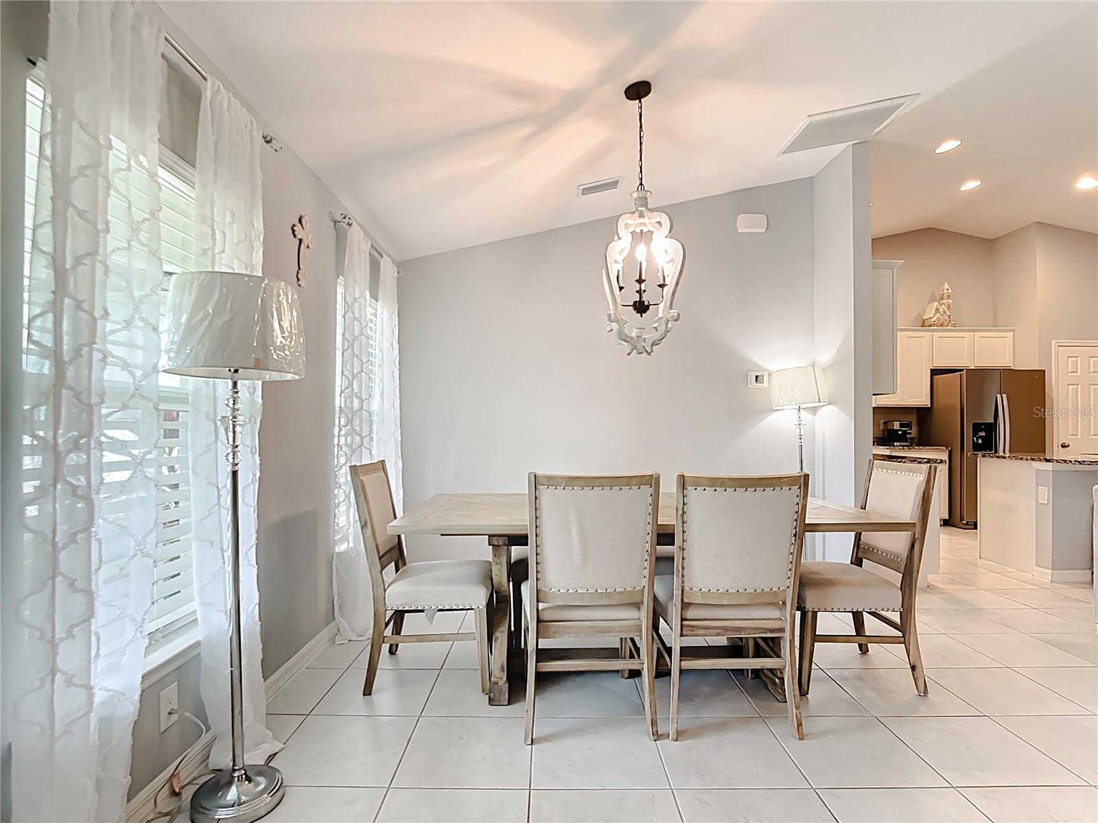 Image 4 of 30 For 2713 Embassy Road