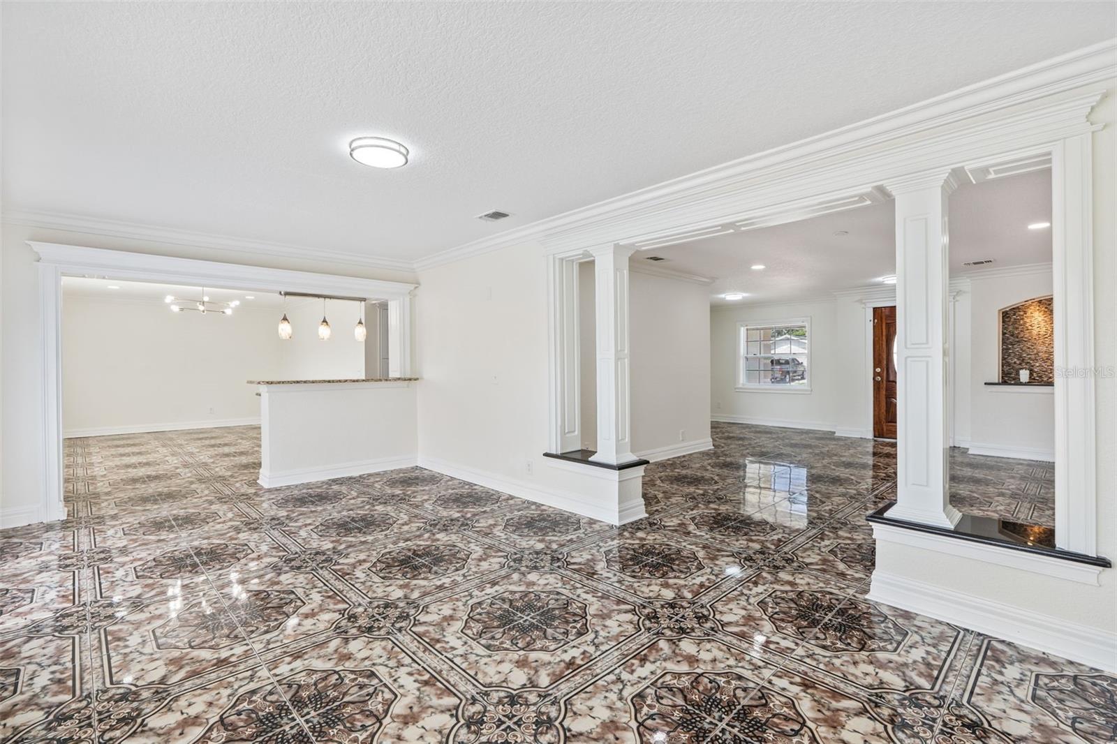 Listing photo id 16 for 107 Valley Circle