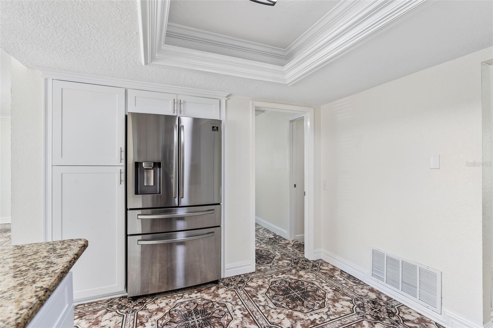 Listing photo id 21 for 107 Valley Circle