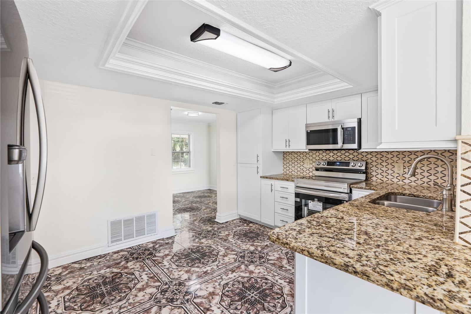Listing photo id 22 for 107 Valley Circle