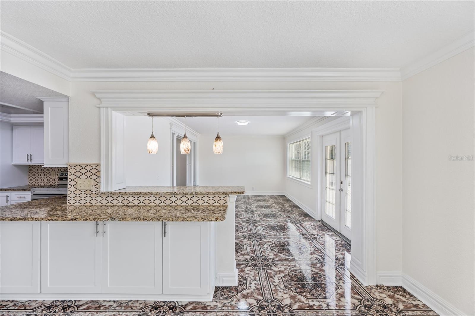 Listing photo id 23 for 107 Valley Circle