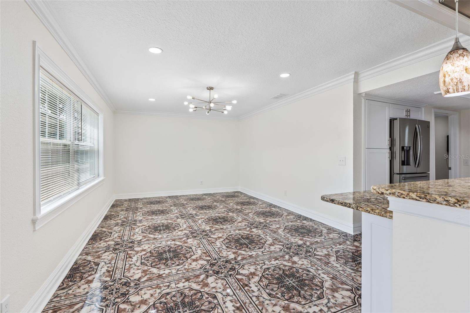 Listing photo id 24 for 107 Valley Circle