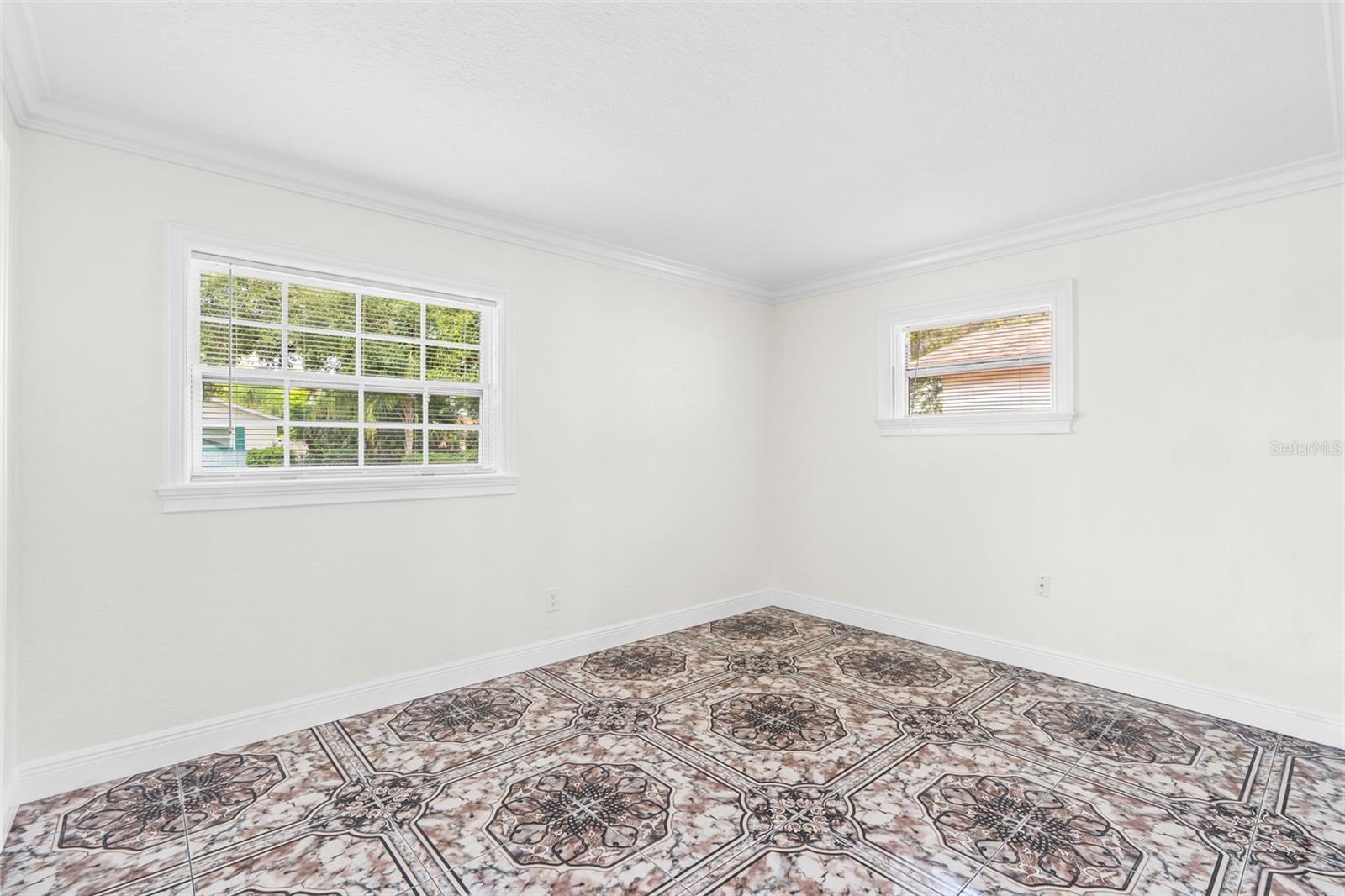 Listing photo id 26 for 107 Valley Circle