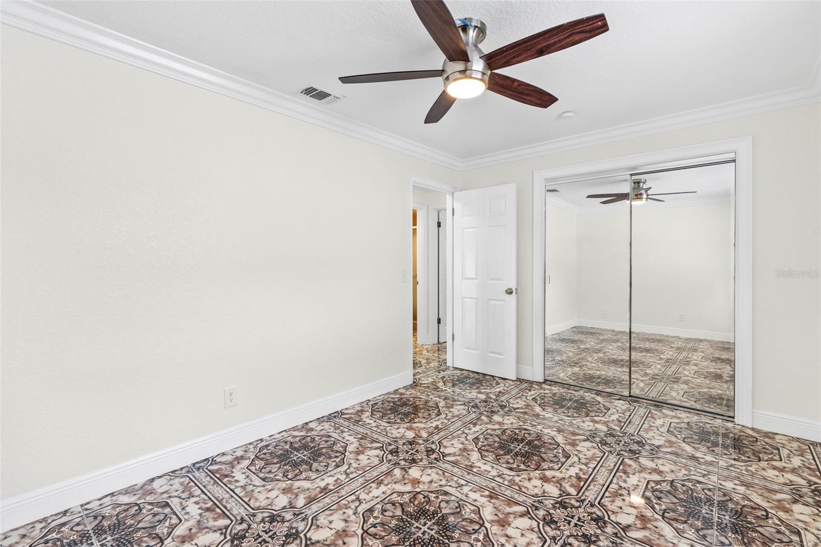 Listing photo id 30 for 107 Valley Circle