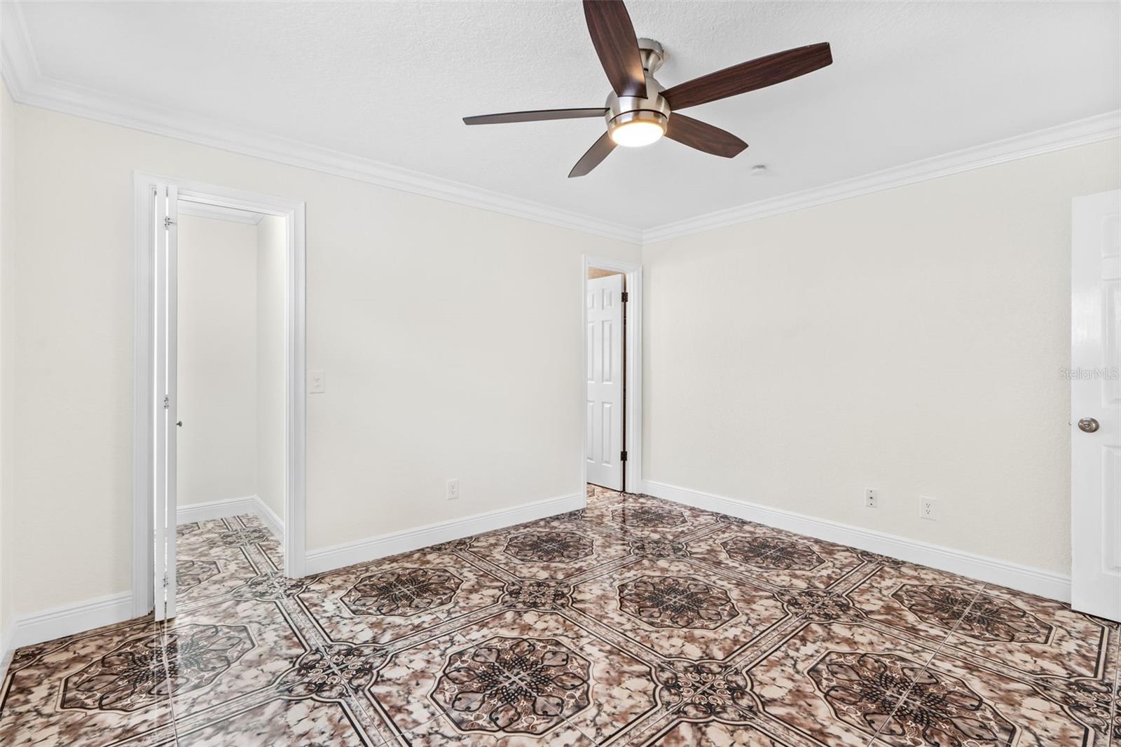 Listing photo id 34 for 107 Valley Circle