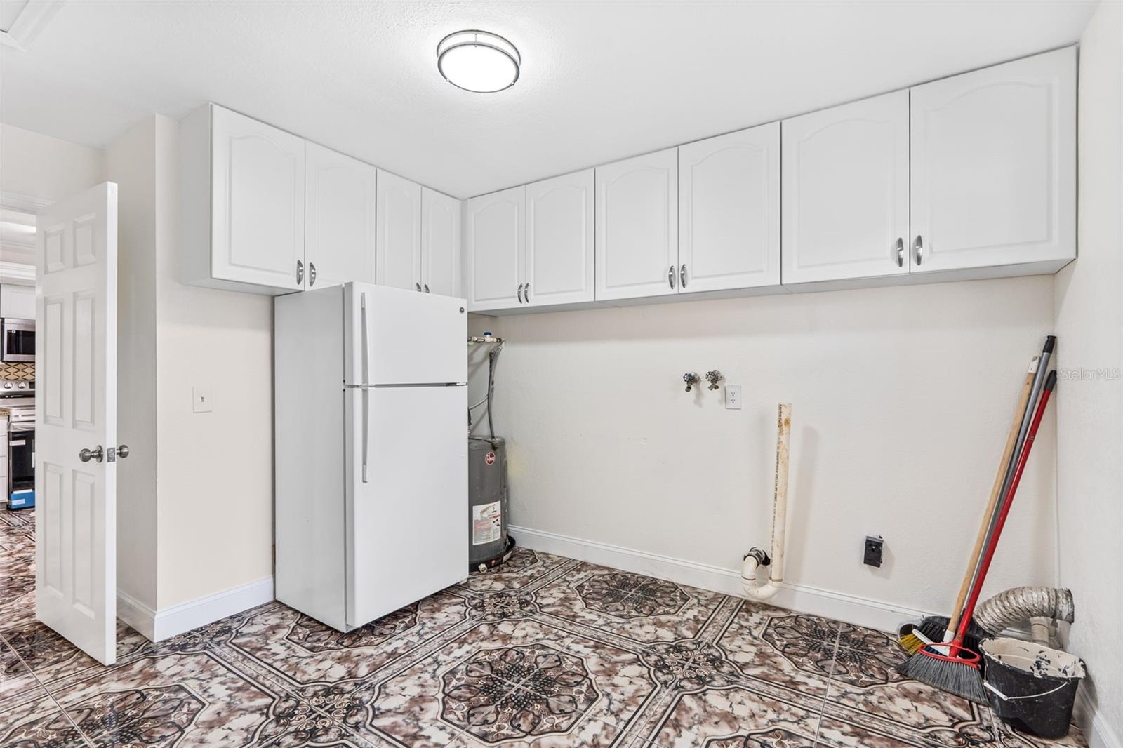 Listing photo id 37 for 107 Valley Circle
