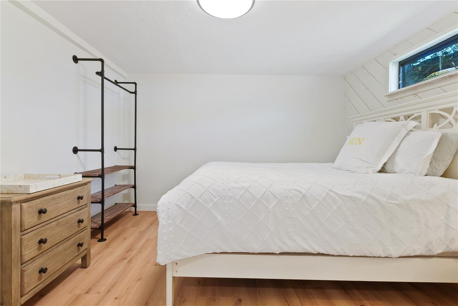Image 16 of 18 For 2311 Waldemere Street B