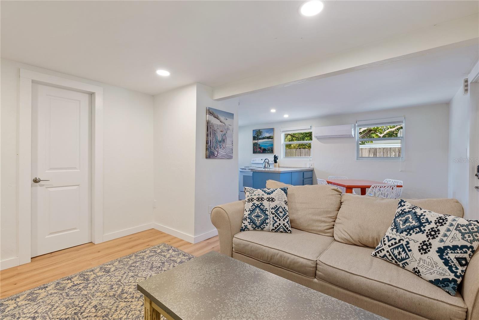 Image 5 of 18 For 2311 Waldemere Street B
