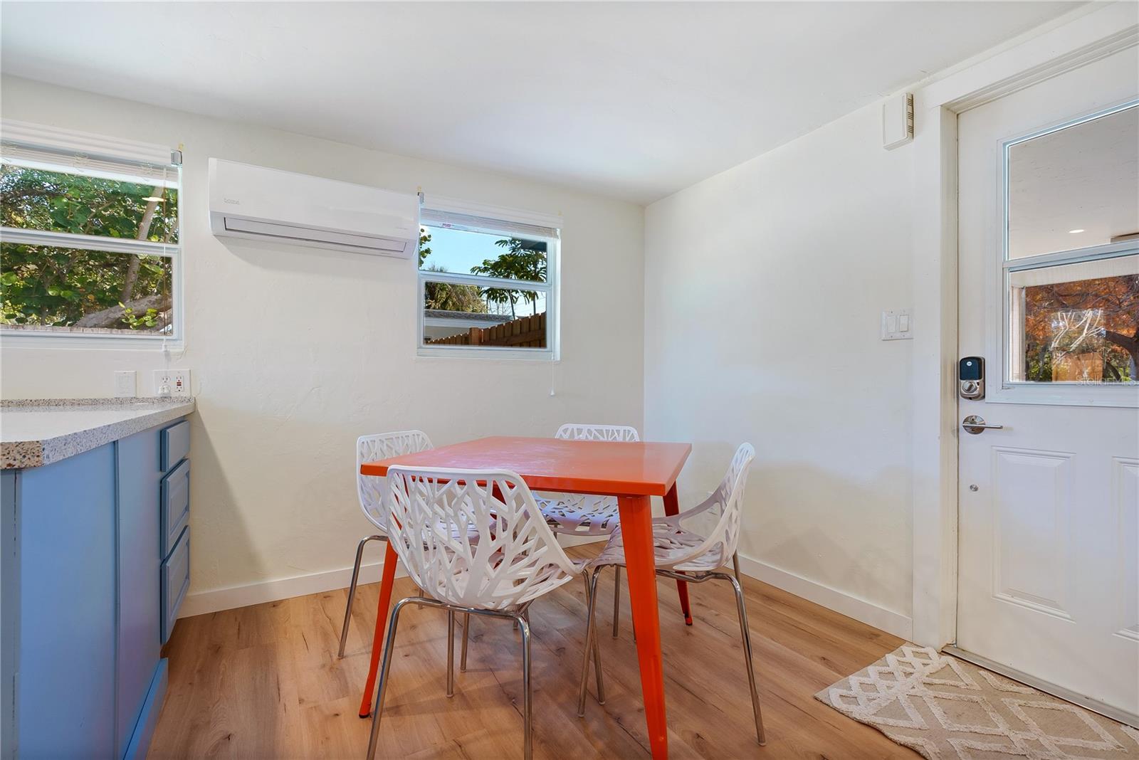 Image 6 of 18 For 2311 Waldemere Street B