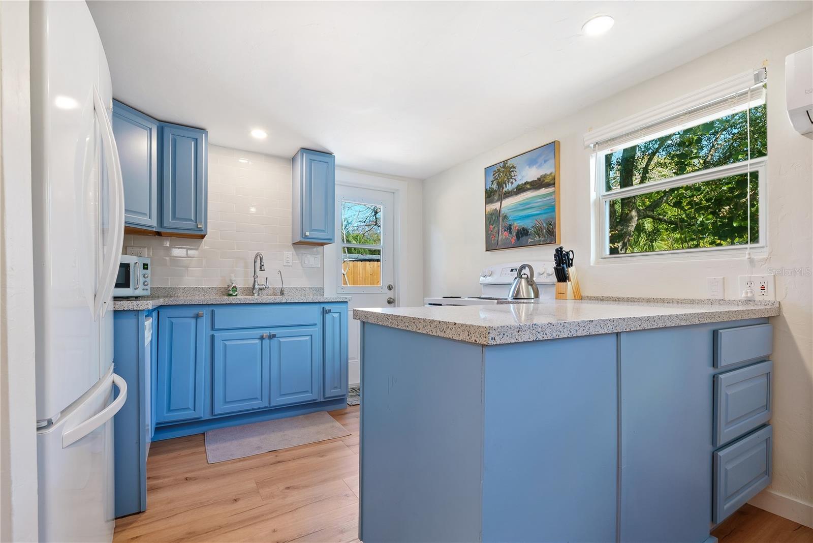Image 7 of 18 For 2311 Waldemere Street B