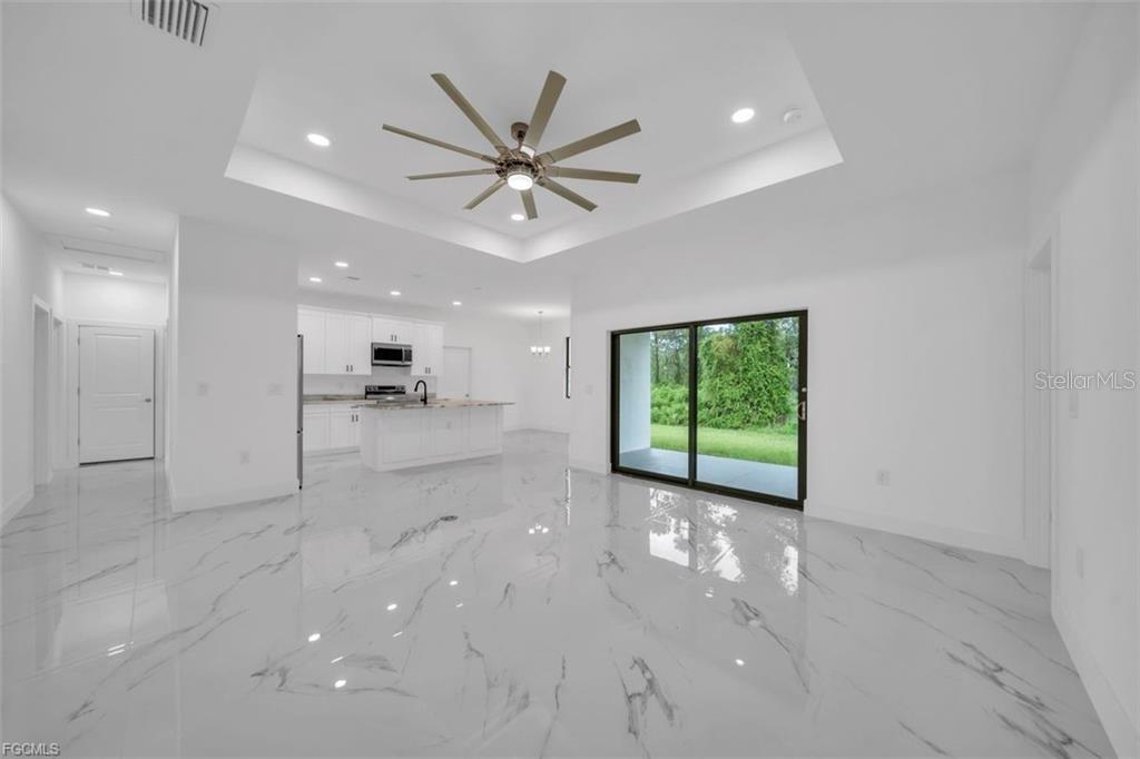 Image 12 of 39 For 224 Lomax Avenue S