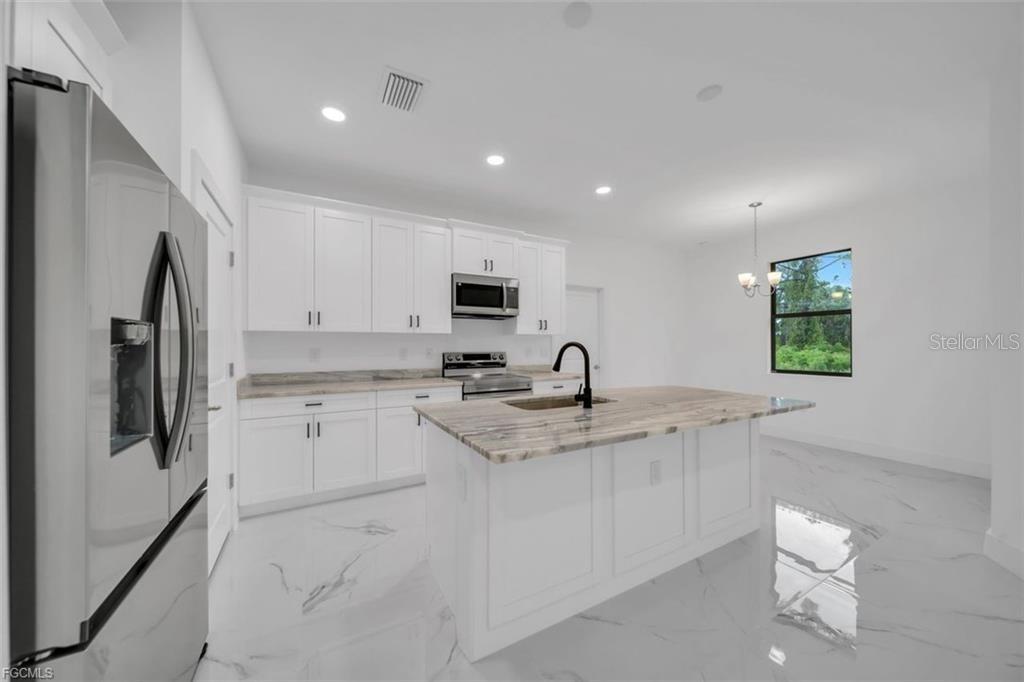 Image 13 of 39 For 224 Lomax Avenue S