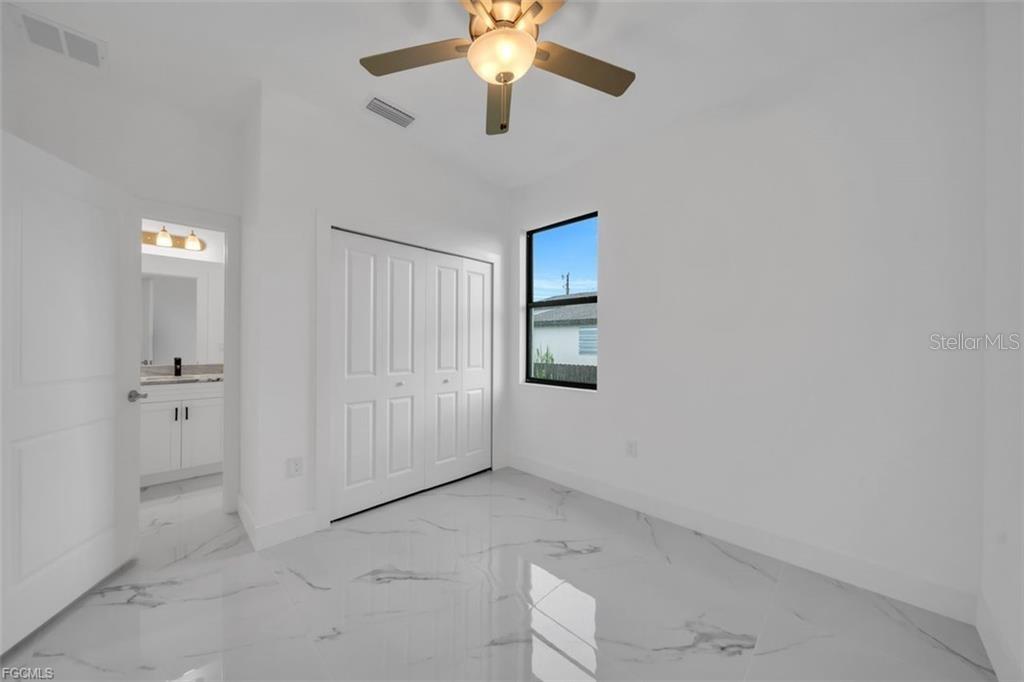 Image 21 of 39 For 224 Lomax Avenue S