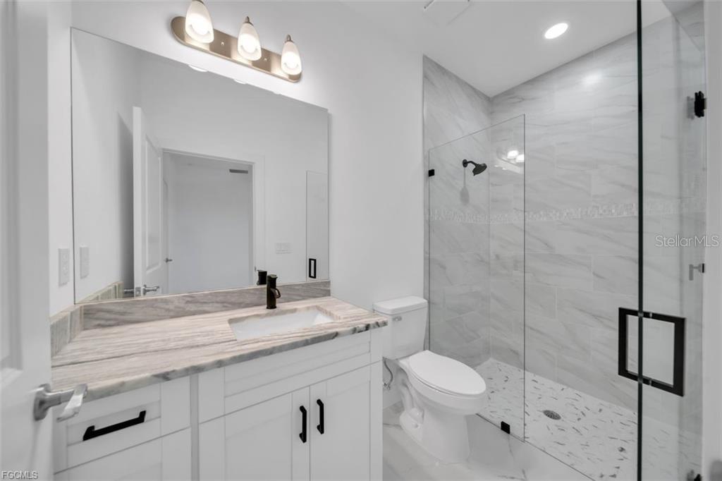 Image 22 of 39 For 224 Lomax Avenue S