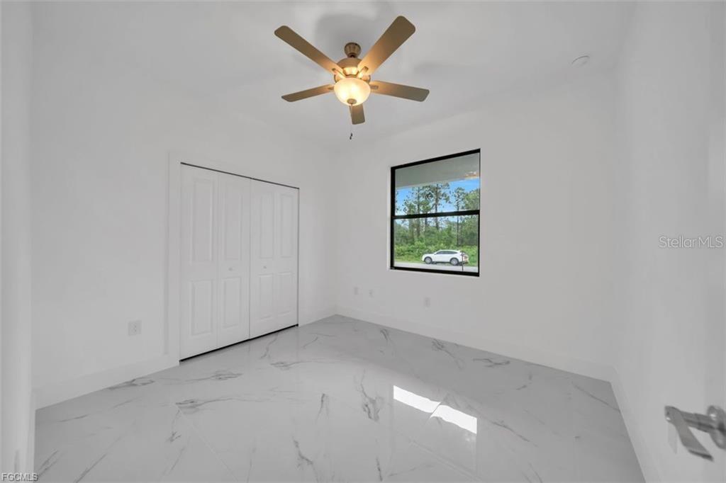 Image 5 of 39 For 224 Lomax Avenue S